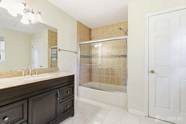 141 Forest Drive, Piscataway, NJ 08854