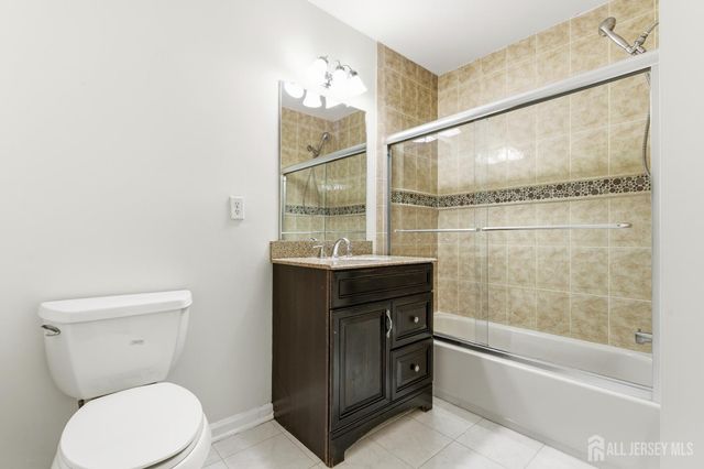 141 Forest Drive, Piscataway, NJ 08854