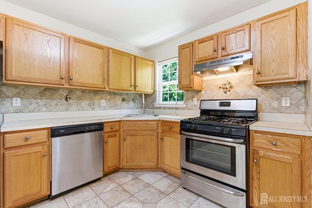 141 Forest Drive, Piscataway, NJ 08854
