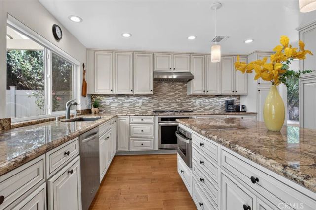 18590 Calle Vista Circle, Porter Ranch, CA 91326