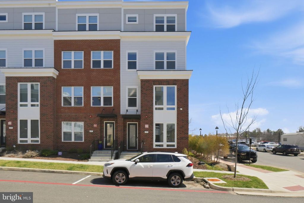 3599 ASTER ST, Fairfax, VA 22030