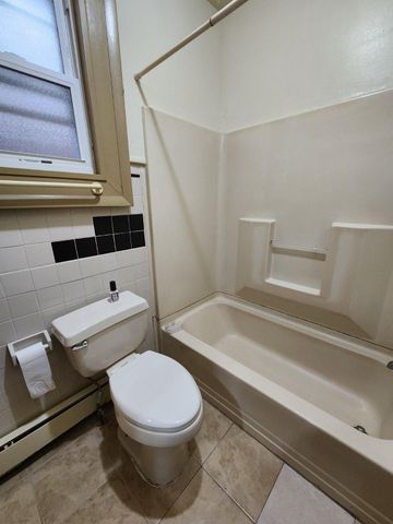5415 DIAMOND ST, Philadelphia, PA 19131