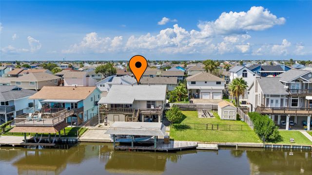 1097 Redfish Street, Bayou Vista, TX 77563