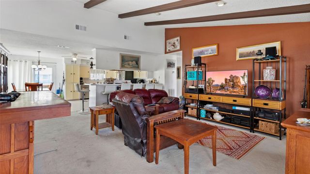 1097 Redfish Street, Bayou Vista, TX 77563