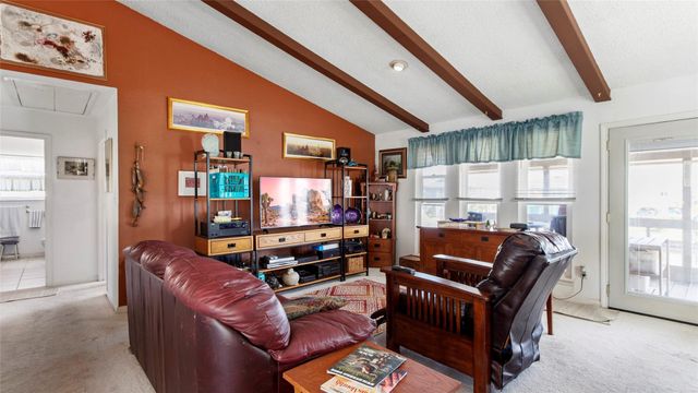 1097 Redfish Street, Bayou Vista, TX 77563