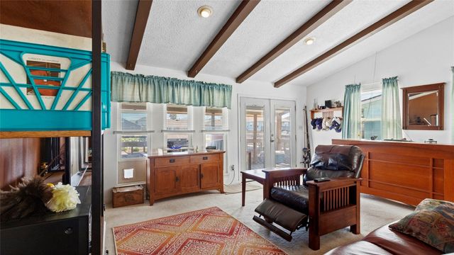1097 Redfish Street, Bayou Vista, TX 77563