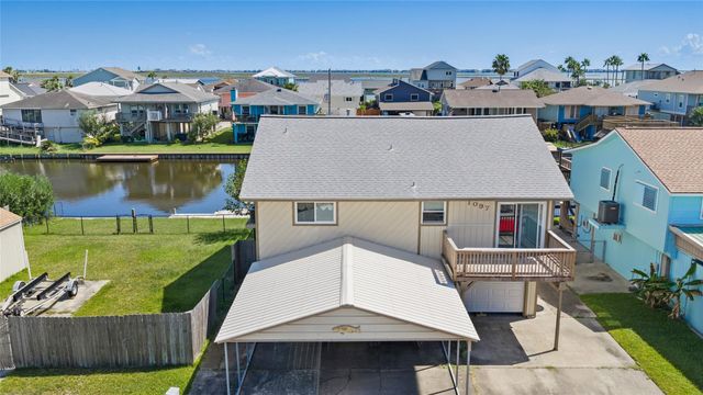 1097 Redfish Street, Bayou Vista, TX 77563