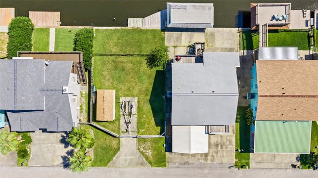 1097 Redfish Street, Bayou Vista, TX 77563