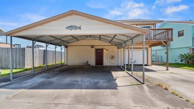1097 Redfish Street, Bayou Vista, TX 77563