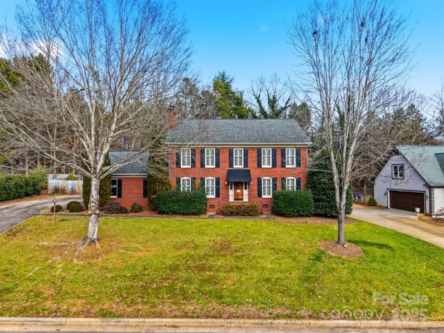 147 35th Avenue NE, Hickory, NC 28601