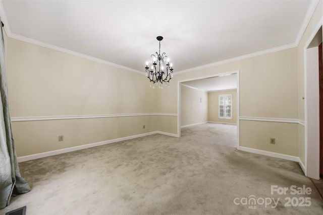 147 35th Avenue NE, Hickory, NC 28601