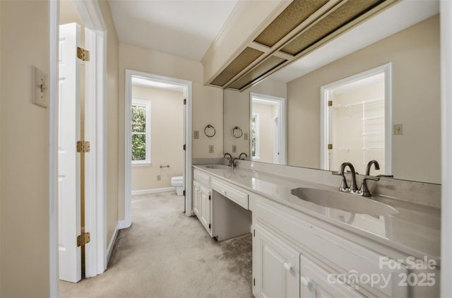 147 35th Avenue NE, Hickory, NC 28601