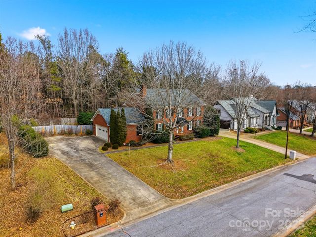 147 35th Avenue NE, Hickory, NC 28601