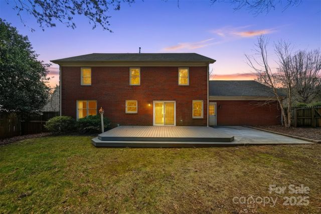 147 35th Avenue NE, Hickory, NC 28601