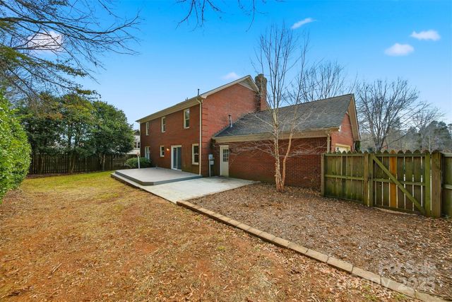 147 35th Avenue NE, Hickory, NC 28601