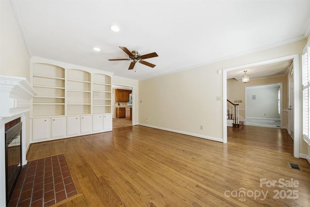 147 35th Avenue NE, Hickory, NC 28601