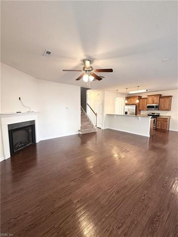 4123C Everett ST, Chesapeake, VA 23324