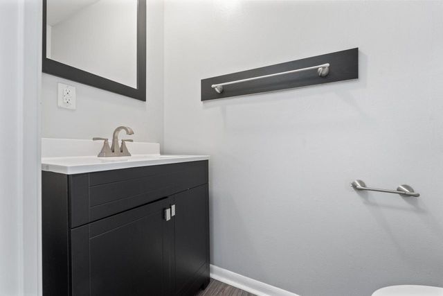 1651 W Edgerton AVENUE #B, Milwaukee, WI 53211