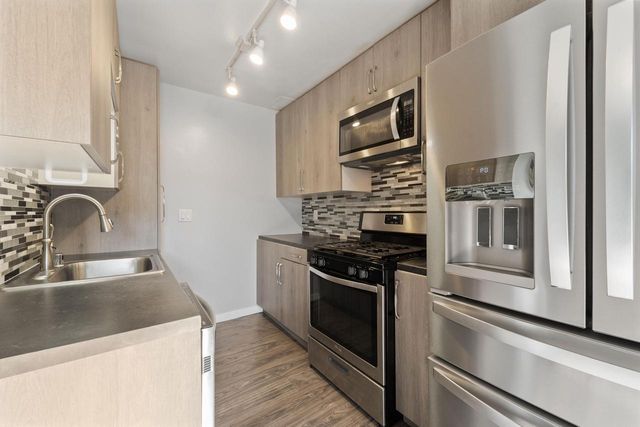 1651 W Edgerton AVENUE #B, Milwaukee, WI 53211