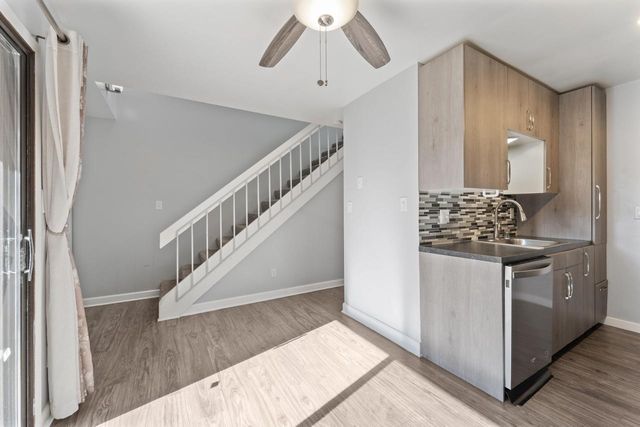 1651 W Edgerton AVENUE #B, Milwaukee, WI 53211