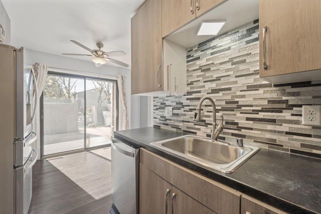 1651 W Edgerton AVENUE #B, Milwaukee, WI 53211