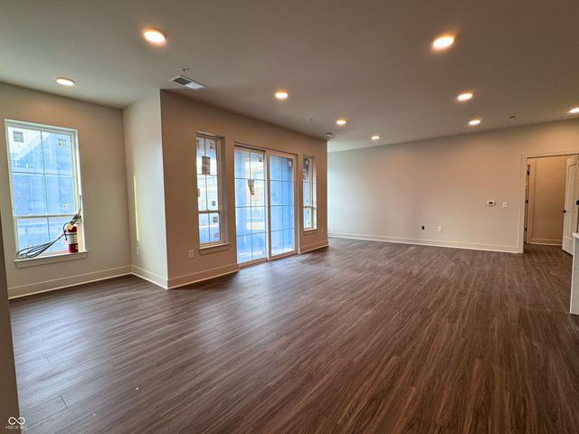 925 Veterans Way 304, Carmel, IN 46032