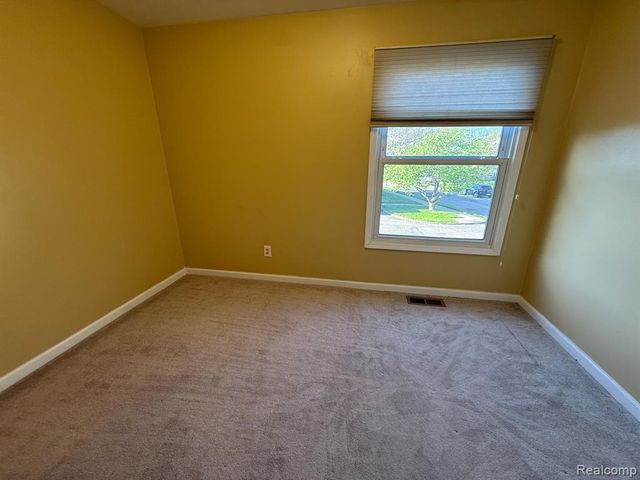 2761 Fox Hollow Court, Lake Orion, MI 48360