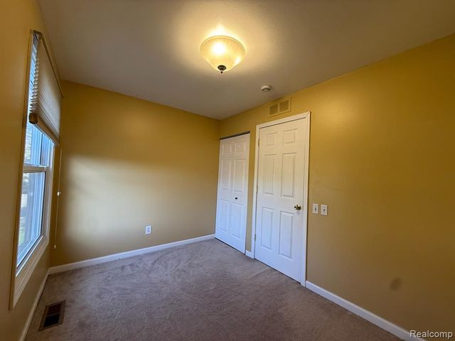 2761 Fox Hollow Court, Lake Orion, MI 48360