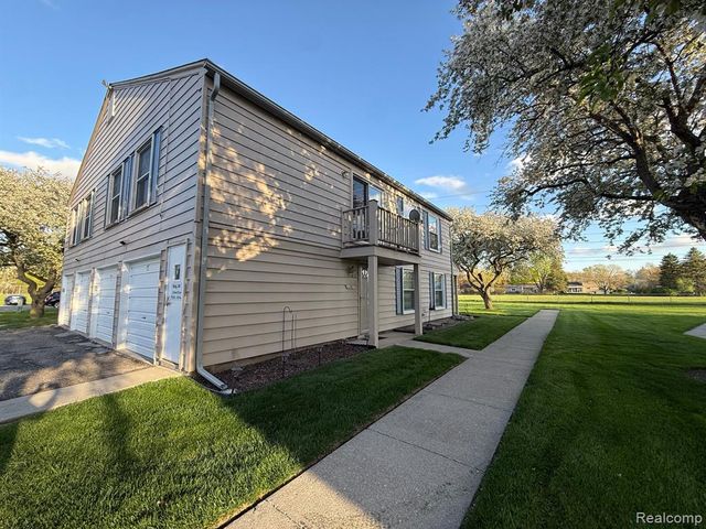 2761 Fox Hollow Court, Lake Orion, MI 48360