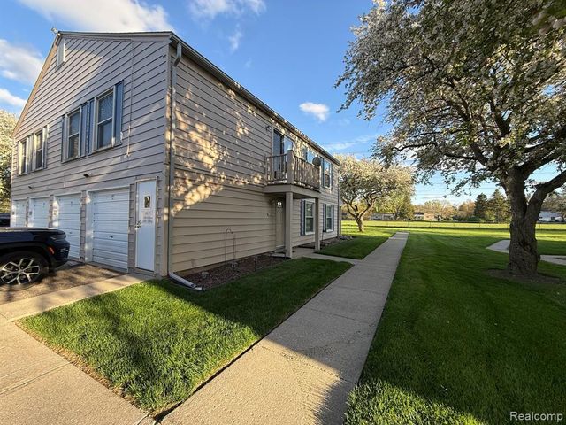 2761 Fox Hollow Court, Lake Orion, MI 48360
