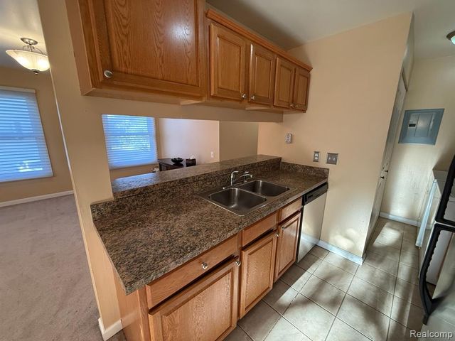 2761 Fox Hollow Court, Lake Orion, MI 48360