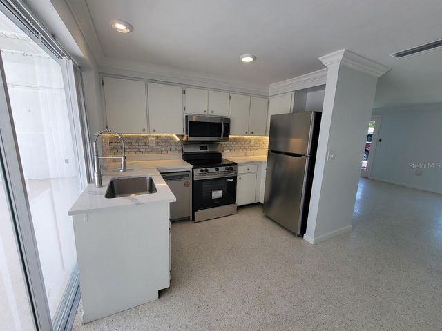 401 SUNNYSIDE DRIVE, Venice, FL 34293