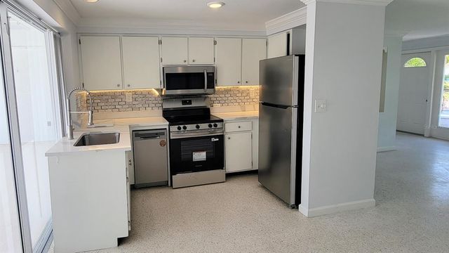 401 SUNNYSIDE DRIVE, Venice, FL 34293