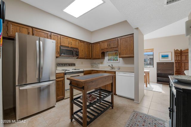 952 W Camino Asturias, Green Valley, AZ 85622