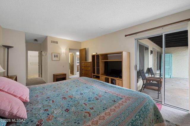 952 W Camino Asturias, Green Valley, AZ 85622