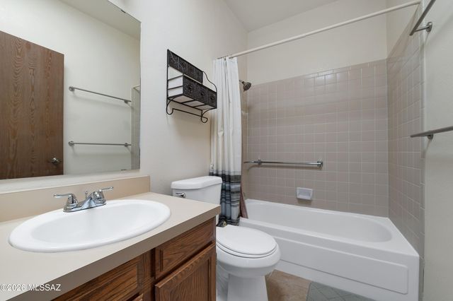 952 W Camino Asturias, Green Valley, AZ 85622