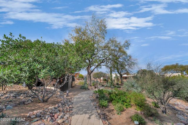 952 W Camino Asturias, Green Valley, AZ 85622