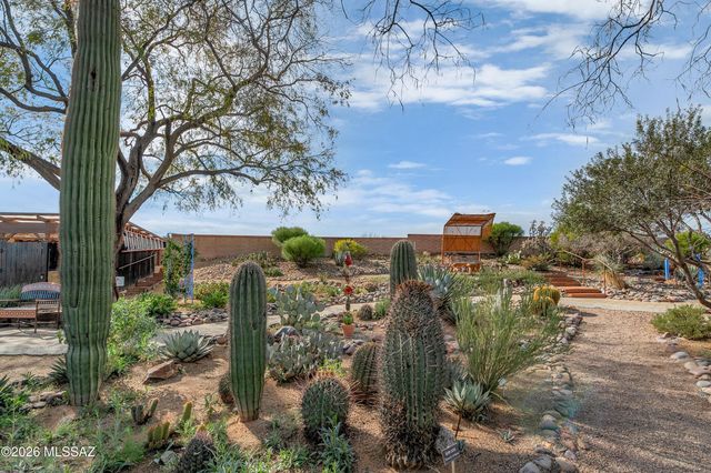 952 W Camino Asturias, Green Valley, AZ 85622