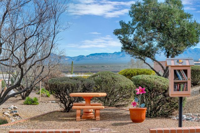 952 W Camino Asturias, Green Valley, AZ 85622