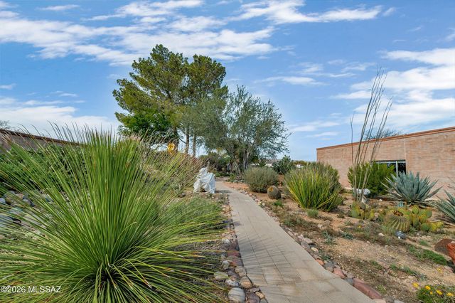 952 W Camino Asturias, Green Valley, AZ 85622