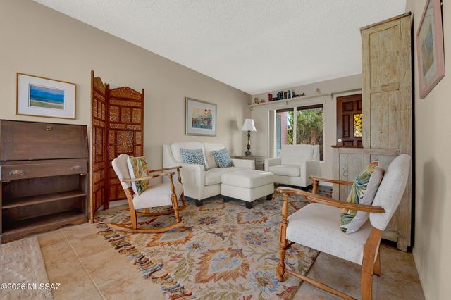 952 W Camino Asturias, Green Valley, AZ 85622