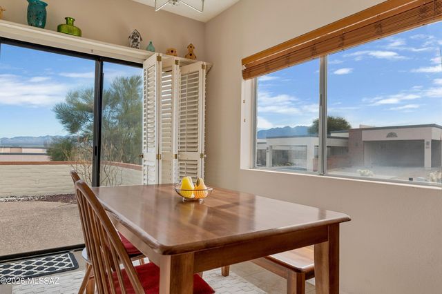 952 W Camino Asturias, Green Valley, AZ 85622