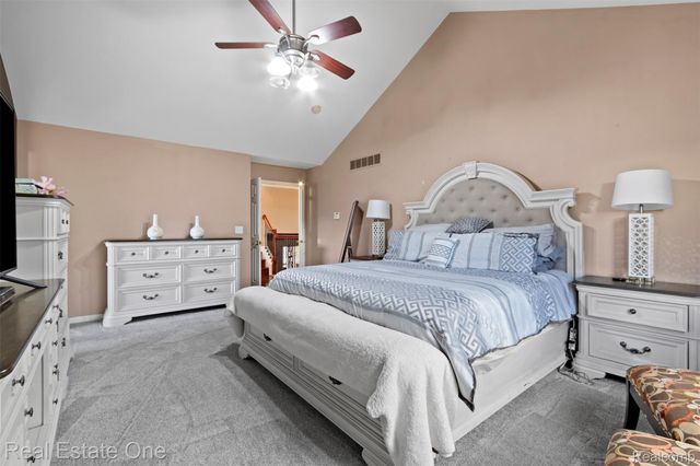 43275 Pond Bluff Drive, Belleville, MI 48111