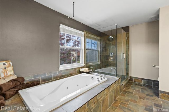 43275 Pond Bluff Drive, Belleville, MI 48111