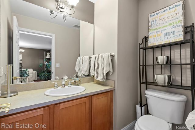 43275 Pond Bluff Drive, Belleville, MI 48111