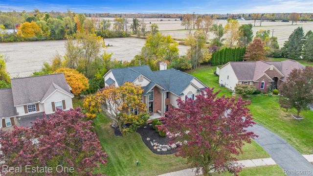 43275 Pond Bluff Drive, Belleville, MI 48111
