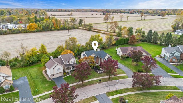 43275 Pond Bluff Drive, Belleville, MI 48111
