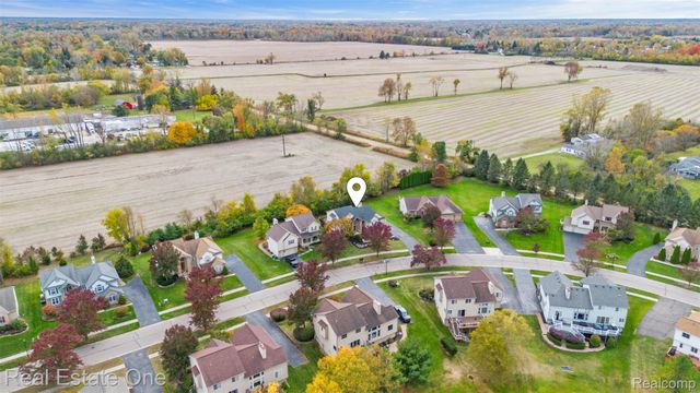 43275 Pond Bluff Drive, Belleville, MI 48111