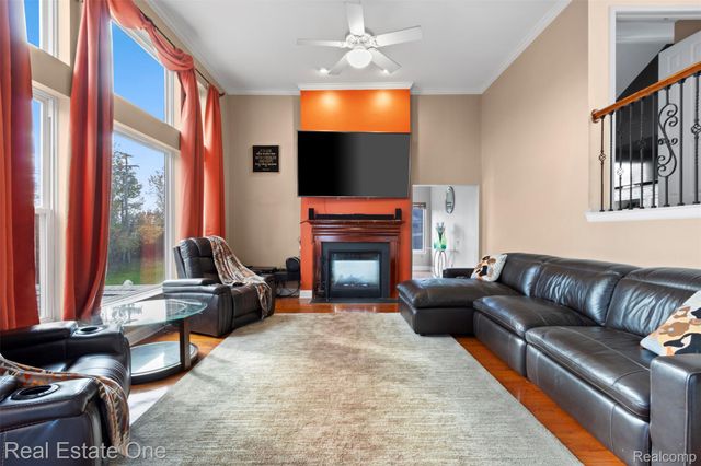 43275 Pond Bluff Drive, Belleville, MI 48111