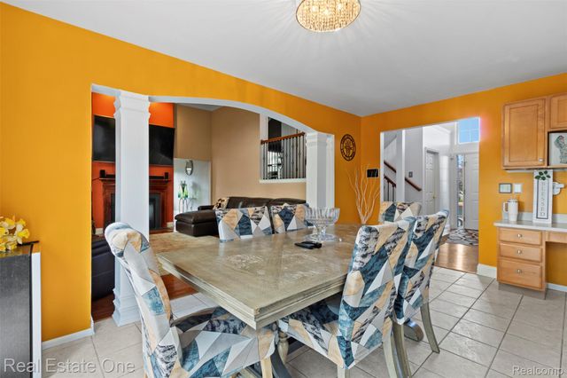 43275 Pond Bluff Drive, Belleville, MI 48111